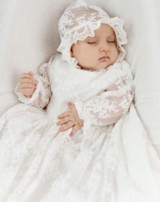 Malé zázraky si zaslúžia len to najkrajšie 🤍 Nová kolekcia krstných šiat a doplnkov je tu Všetko pre výnimočný deň vášho...