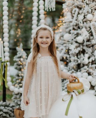 Naše dokonalé PEARL šatky sa ideálne hodia na Vianočné obdobie🎄 Využiteľné na viac veľkostí keďže strih má pod pazuškami gumu